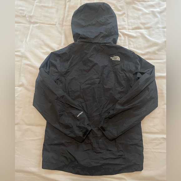 The North Face Kids Black Raincoat Windbreaker HyVent Size M (10/12) - Picture 6 of 9